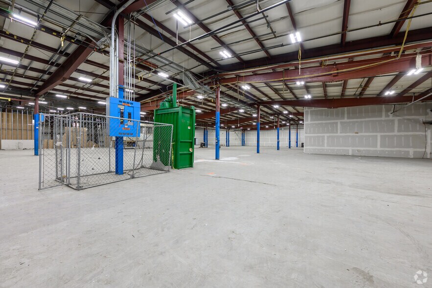 More Photos Of 334 County Route 49, Middletown Warehouse For Lease