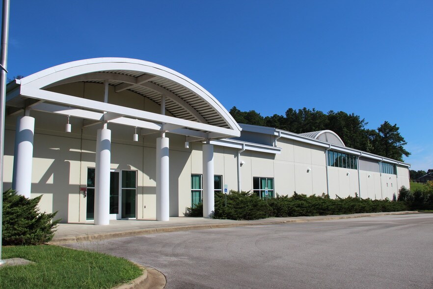 More Photos Of 120 County Shop Rd, Birmingham Service For Sale