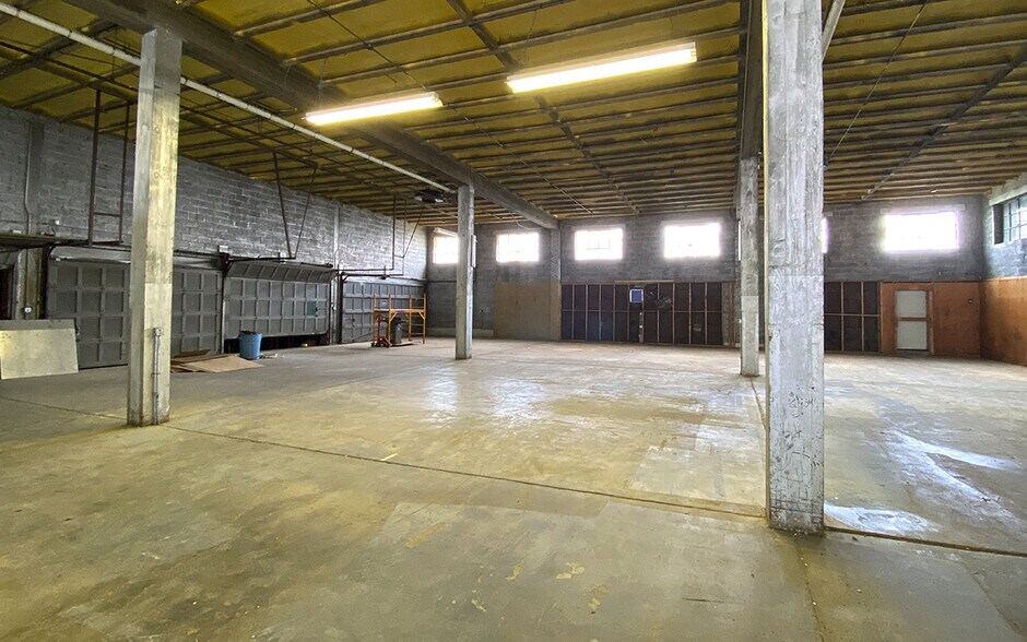 More Photos Of 3309 N 6th St, Harrisburg Warehouse For Sale