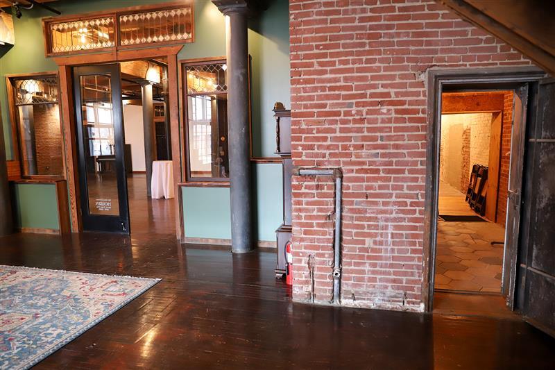 More Photos Of 1311 W 13th St, Kansas City Unknown For Lease