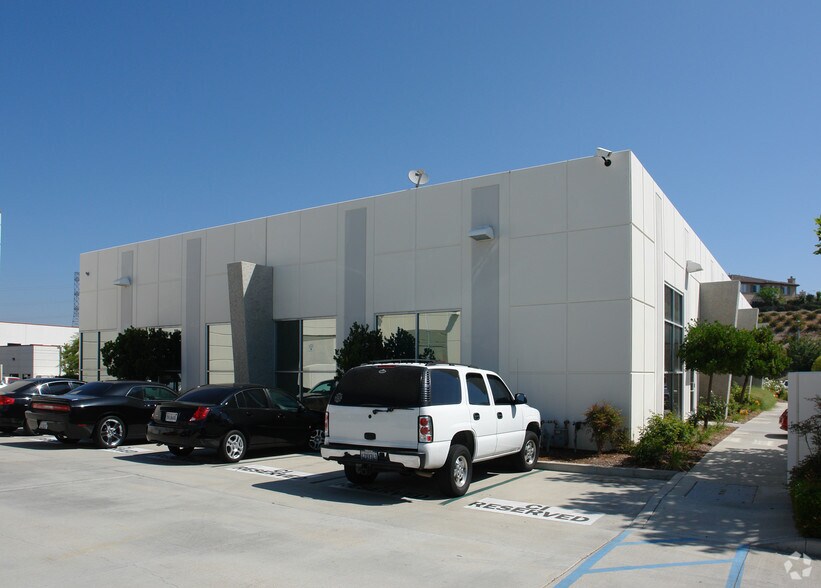 More Photos Of 28005 Smyth Dr, Santa Clarita Loft Creative Space For Lease