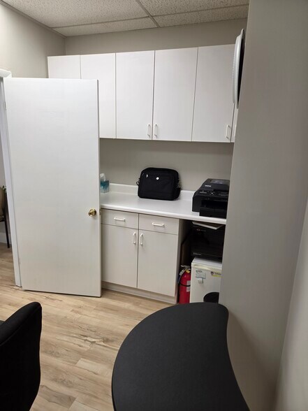 More Photos Of 14 Cedar Swamp Rd, Smithfield Medical For Lease