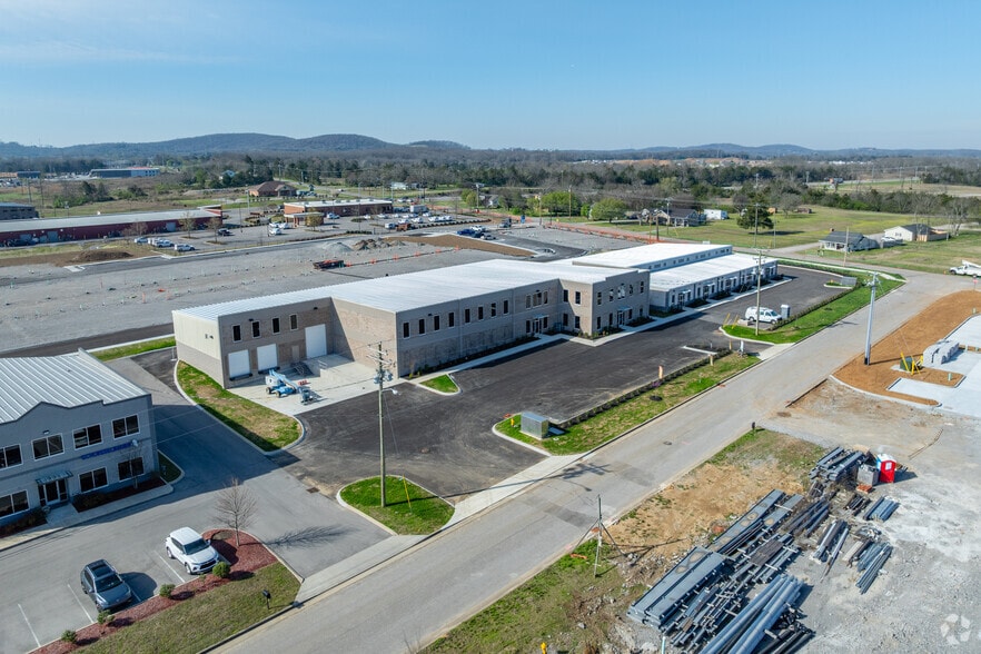 More Photos Of 100 Hartmann Commerce Dr N, Lebanon Warehouse For Lease