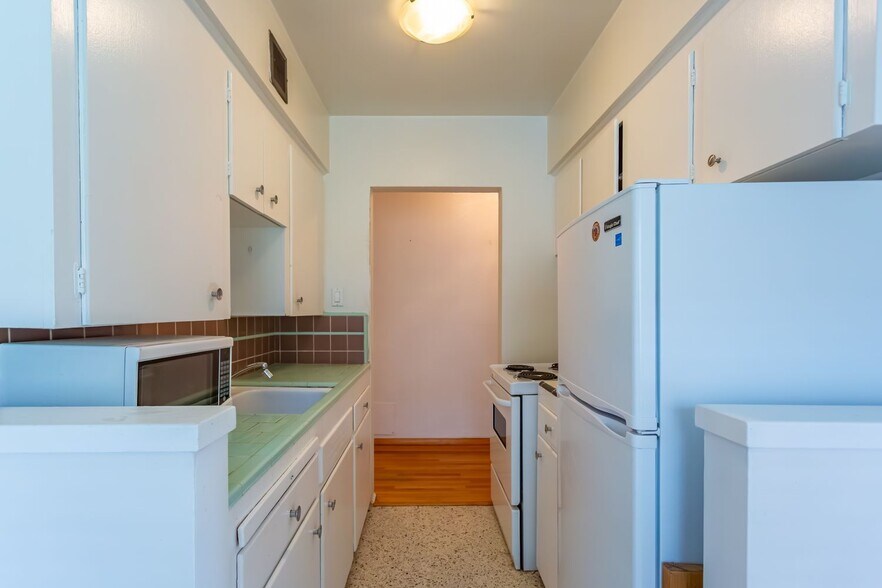 More Photos Of 2181 40th Ave W, Vancouver Apartments For Sale