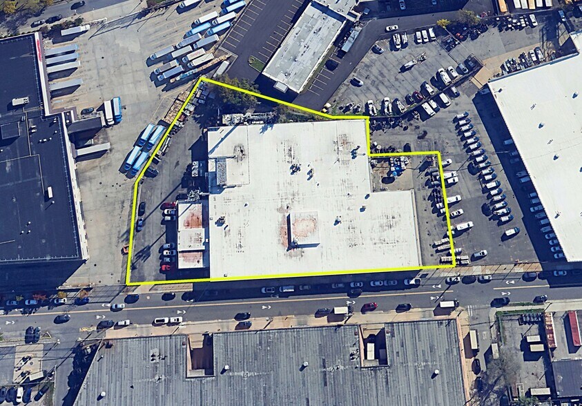 More Photos Of 550 Brush Ave NW, Bronx Warehouse For Lease