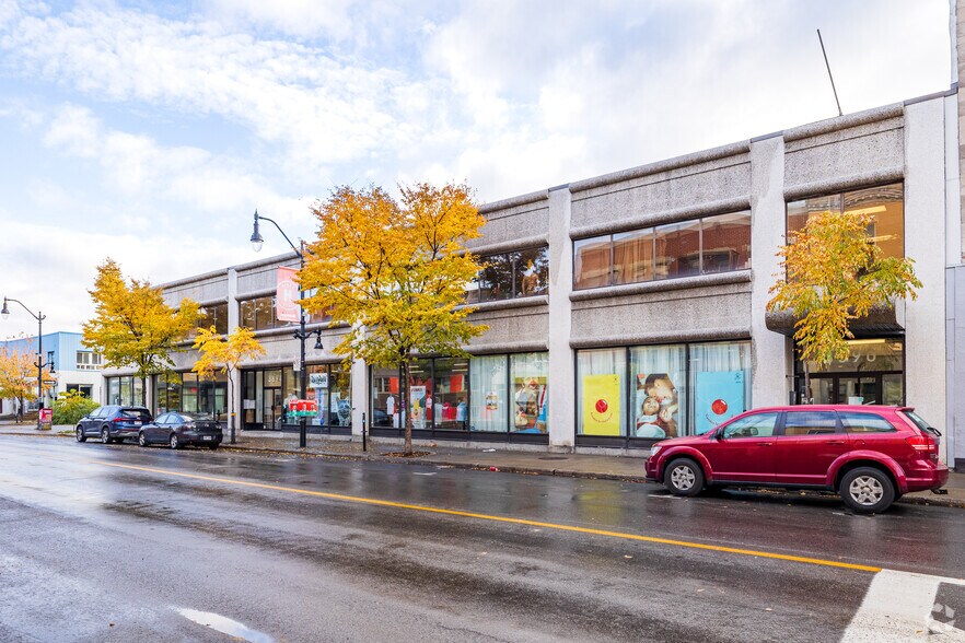 More Photos Of 3890 Rue Sainte-Catherine E, Montréal Loft Creative Space For Lease