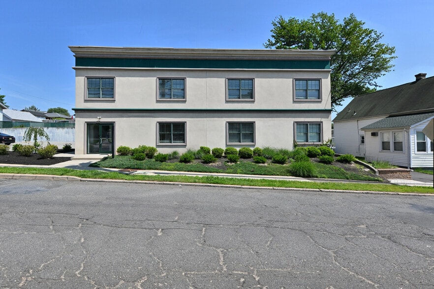More Photos Of 59 Lincoln Ave, Fair Lawn Office Residential For Sale