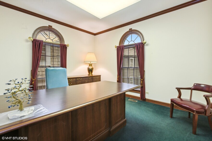 More Photos Of 1601 W Colonial Pky, Inverness Office For Sale