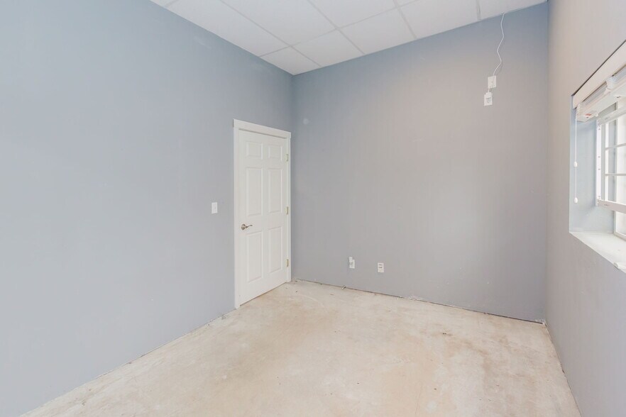 More Photos Of 1415 Lumsden Rd, Port Orchard Warehouse For Sale