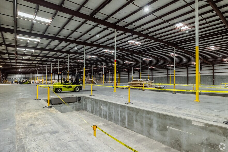 More Photos Of 138 Industrial Blvd, Rincon Warehouse For Lease