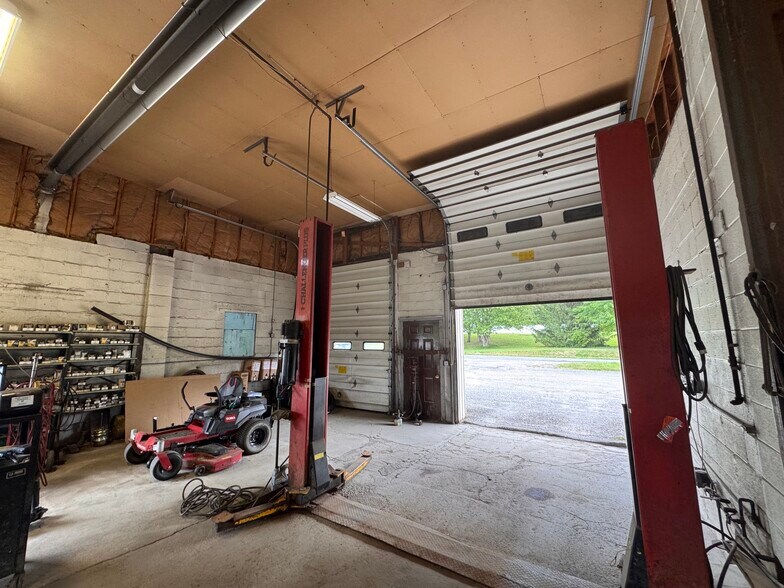More Photos Of 5135 Route 9G, Tivoli Auto Repair For Sale