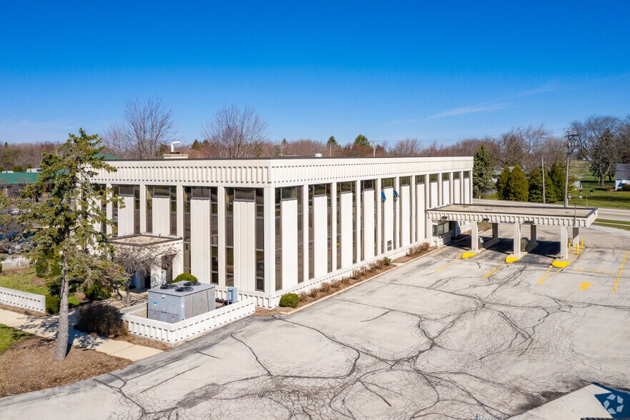 More Photos Of 10005 Northwestern Ave, Franksville Bank For Sale