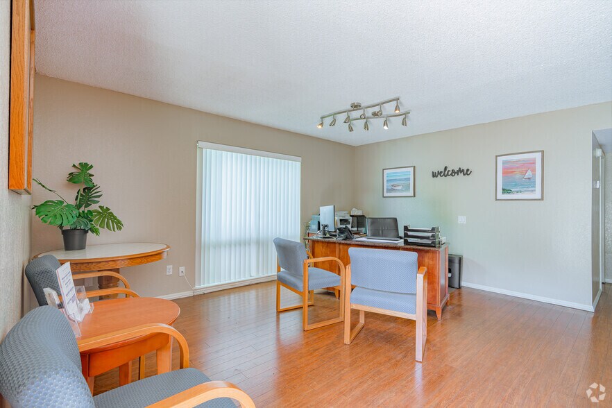 More Photos Of 6290 Fennwood Ct, Sacramento Apartments For Sale
