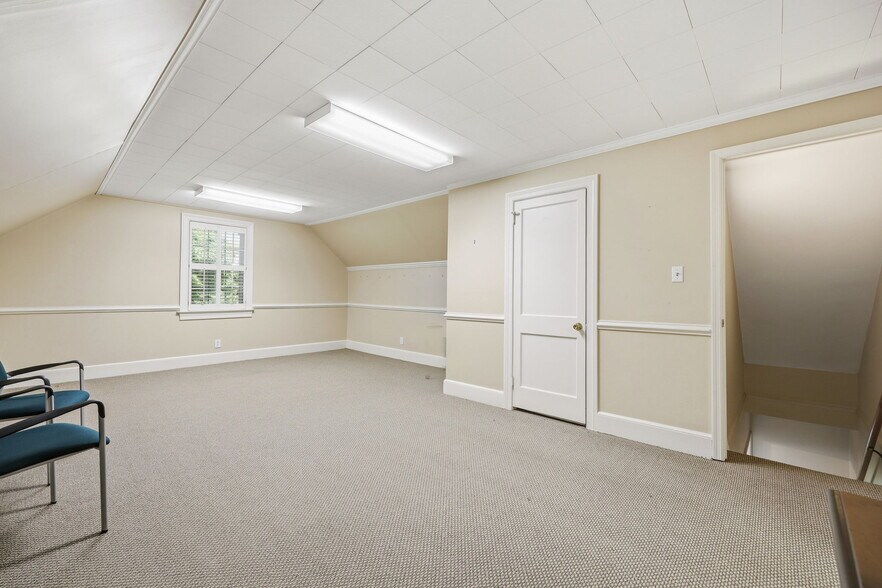 More Photos Of 1008 W Vernon Ave, Kinston Office For Sale