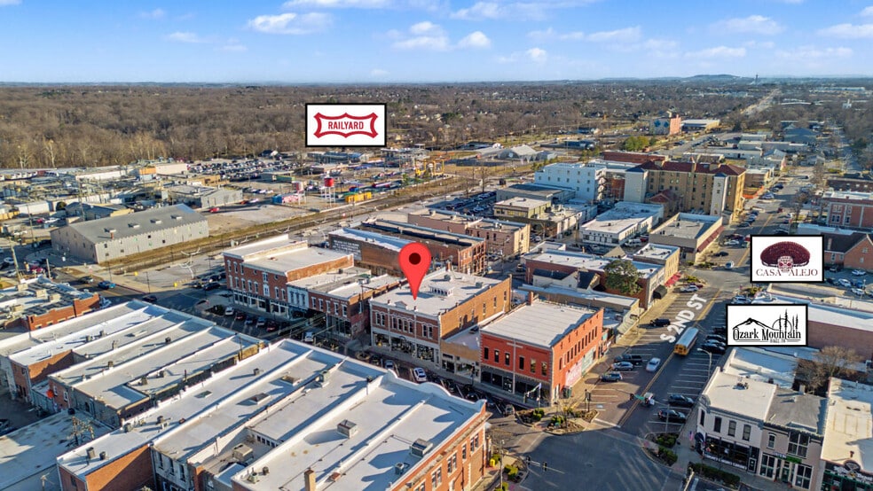 More Photos Of 116B W Walnut St, Rogers Office For Lease