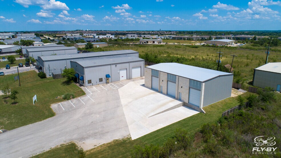 More Photos Of 641 Commercial Dr, Buda Warehouse For Lease