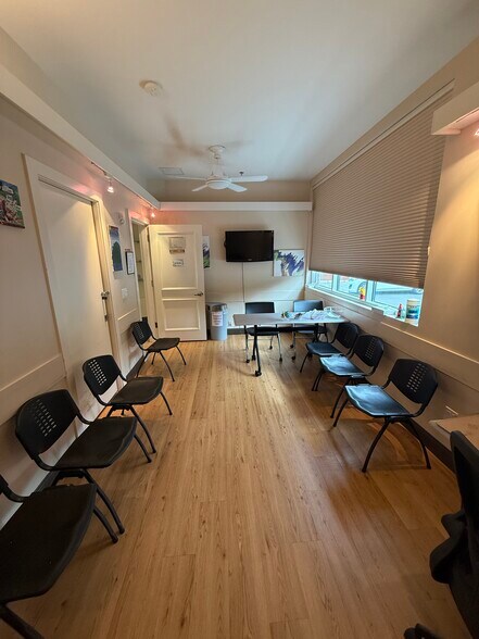 More Photos Of 10315 19th Ave SE, Everett Medical For Sale