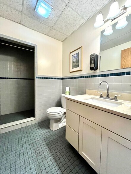 More Photos Of 1224 Hyde Park Ave, Hyde Park Loft Creative Space For Lease