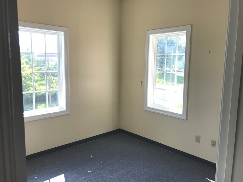 More Photos Of 2051 Northwestern Pike, Winchester Bank For Lease