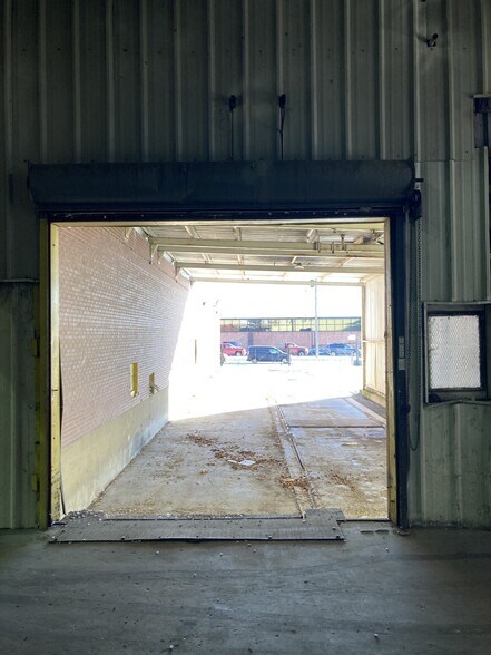 More Photos Of 603 Sunshine Rd, Kansas City Warehouse For Lease