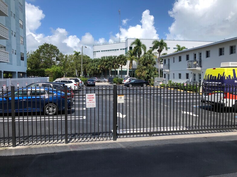 More Photos Of 925 Arthur Godfrey Rd, Miami Beach Loft Creative Space For Lease