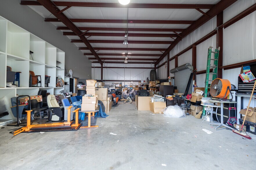 More Photos Of 22303 Tuwa Rd, Tomball Showroom For Sale