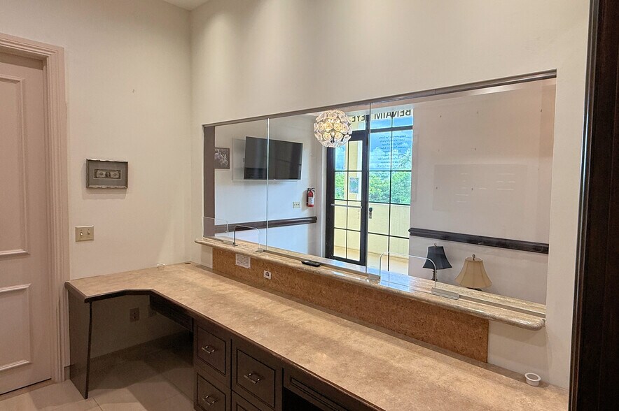 More Photos Of 1015 W Indiantown Rd, Jupiter Medical For Lease