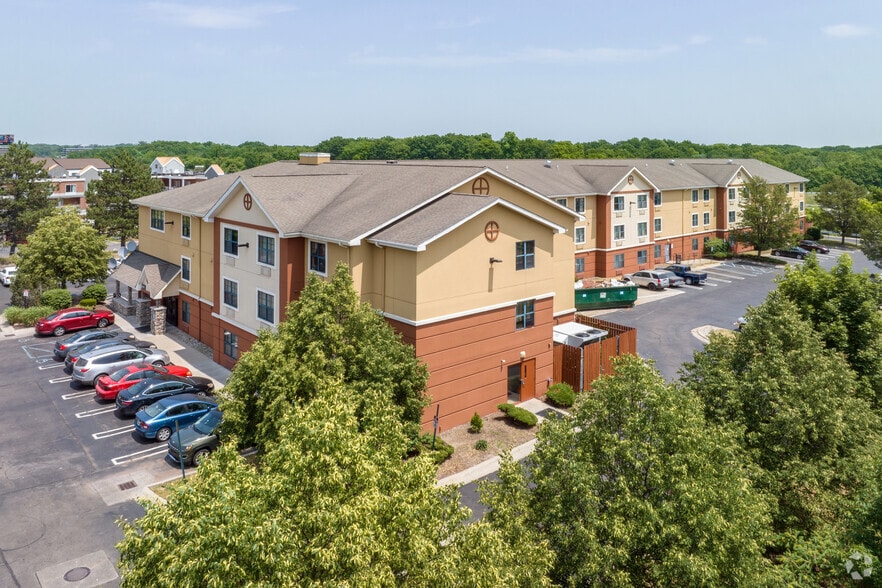 More Photos Of 1180 Doris Rd, Auburn Hills Hotel For Sale