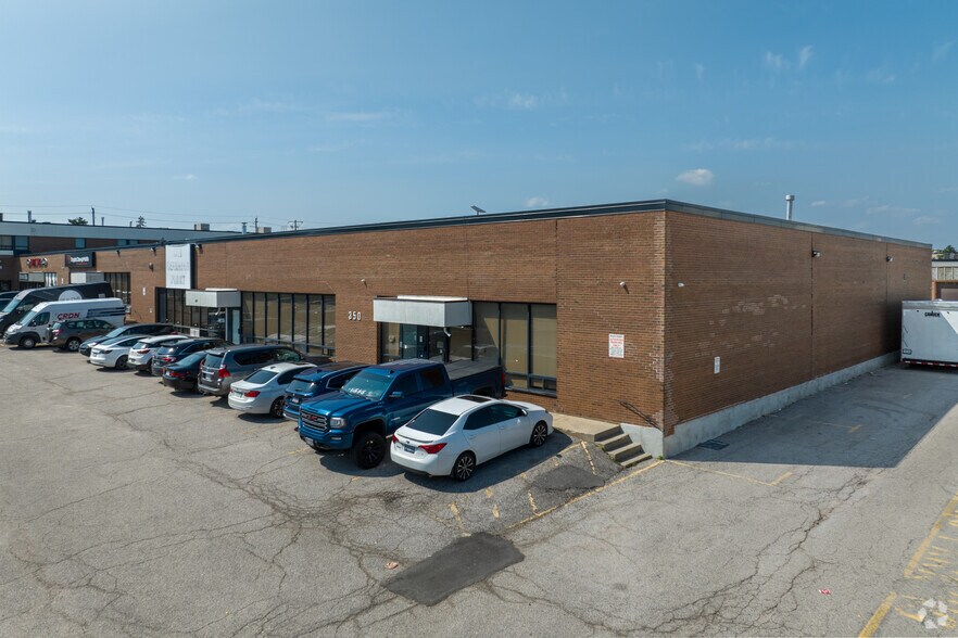 More Photos Of 350-364 Supertest Rd, Toronto Warehouse For Lease