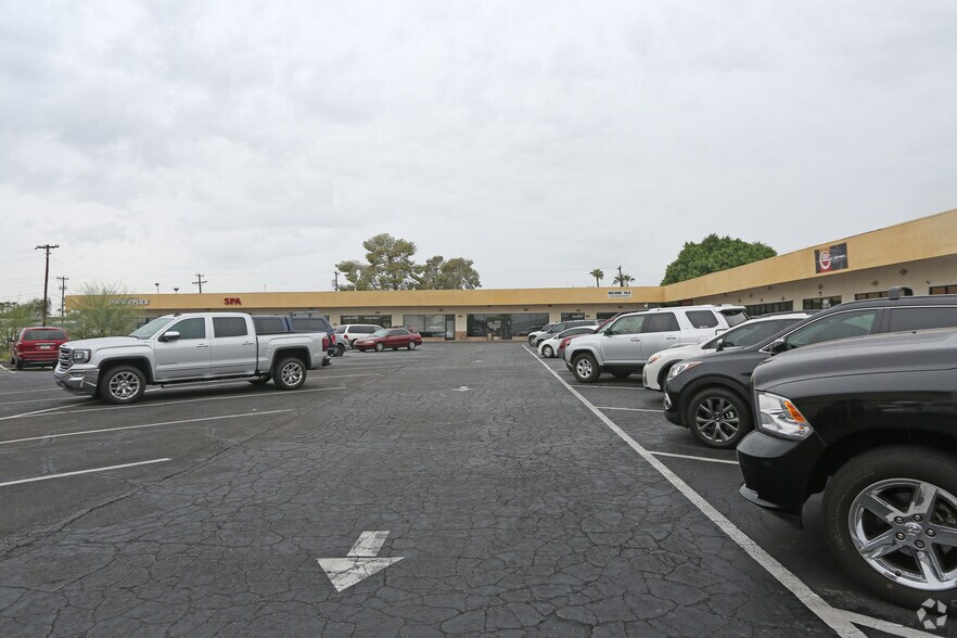 More Photos Of 2200 N Scottsdale Rd, Scottsdale Freestanding For Lease