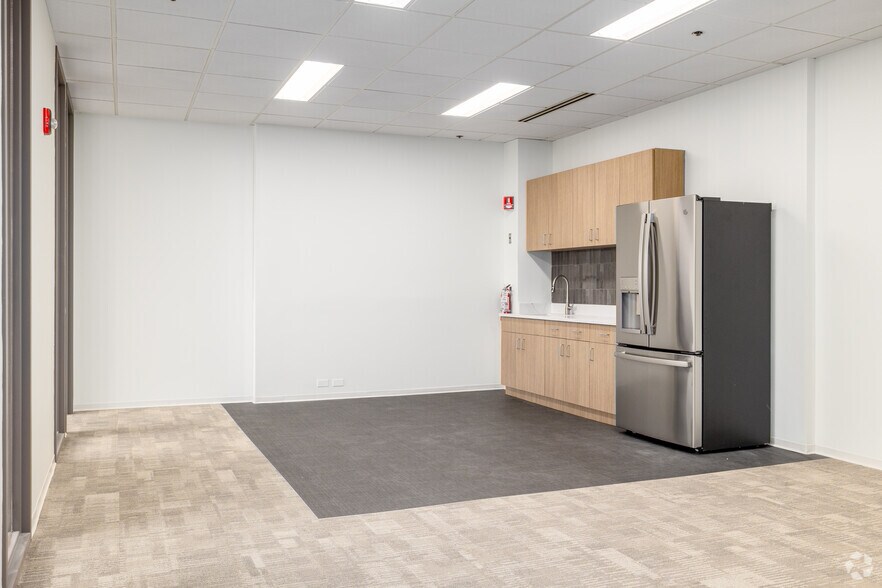 Photo of 3rd Floor Ste 2211/305