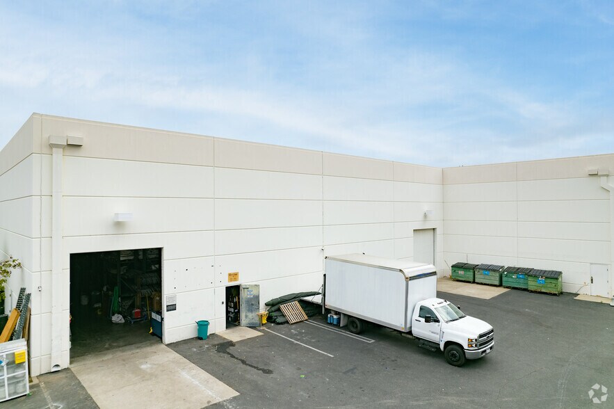 More Photos Of 40 Tesla, Irvine Manufacturing For Sale