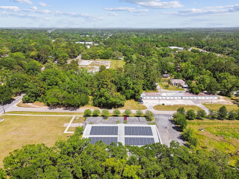 More Photos Of 924 Hale Ave, Brooksville Office For Sale
