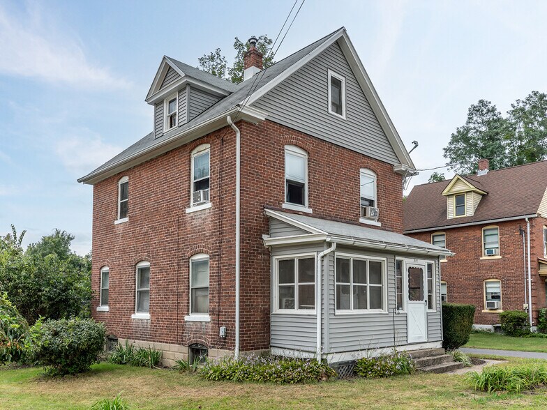 More Photos Of 388 Broad St, Bristol General Retail For Sale