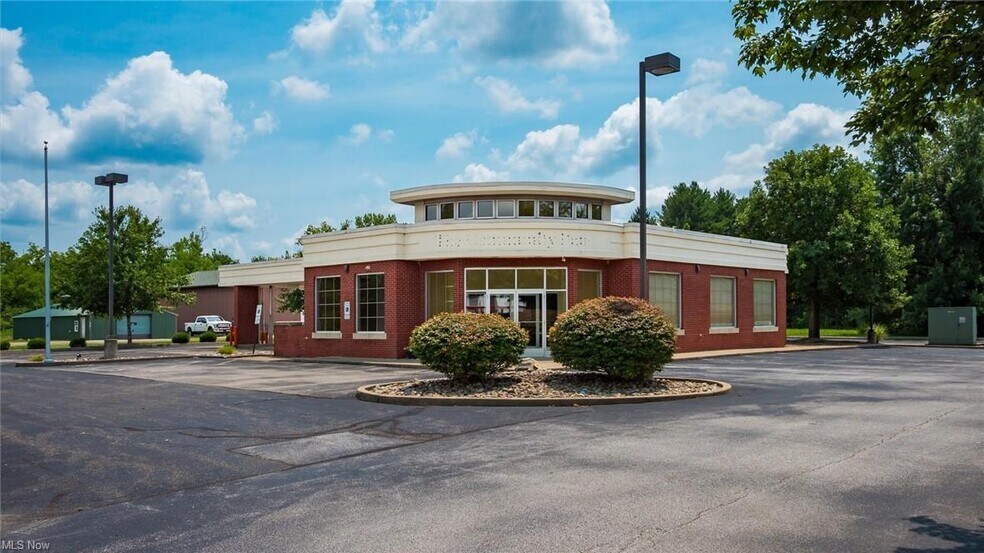 More Photos Of 61246 Southgate Rd, Cambridge Medical For Sale