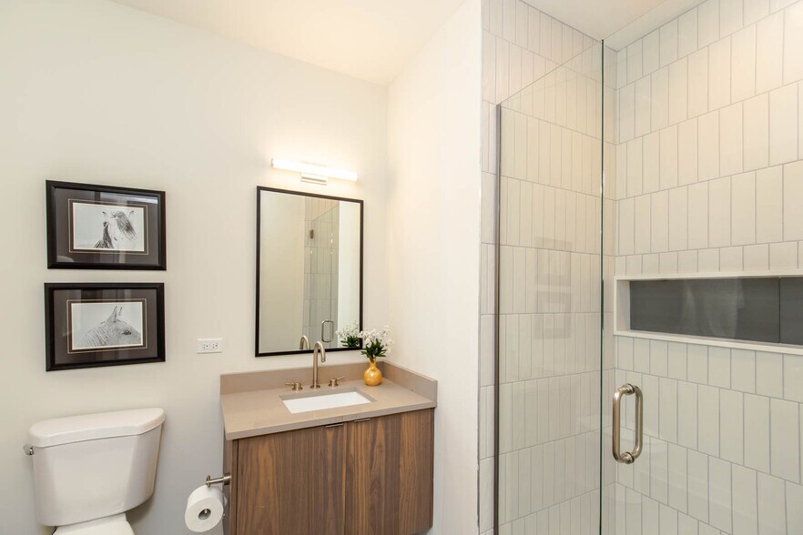 More Photos Of 1553 N Wells St, Chicago Apartments For Sale