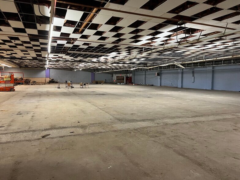 More Photos Of 5 Elmwood Rd, Menands General Retail For Sale
