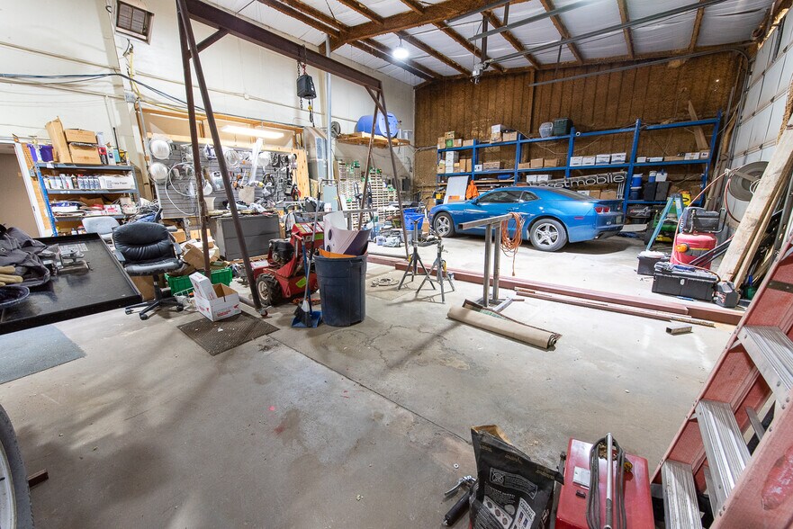 More Photos Of 1211 Lamar St, Sweetwater Flex For Sale