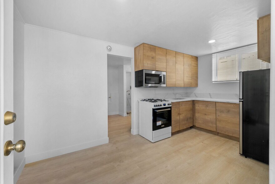 More Photos Of 5738 Meade Ave, San Diego Apartments For Sale