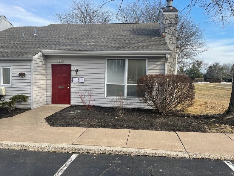 More Photos Of 252 W Swamp Rd, Doylestown Office For Lease