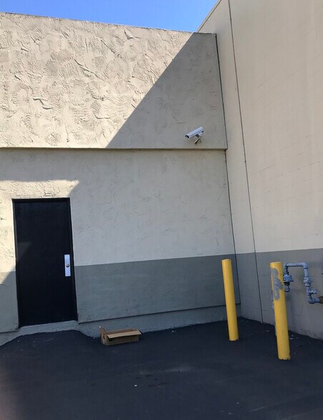 More Photos Of 1839 W Vista Way, Vista General Retail For Lease