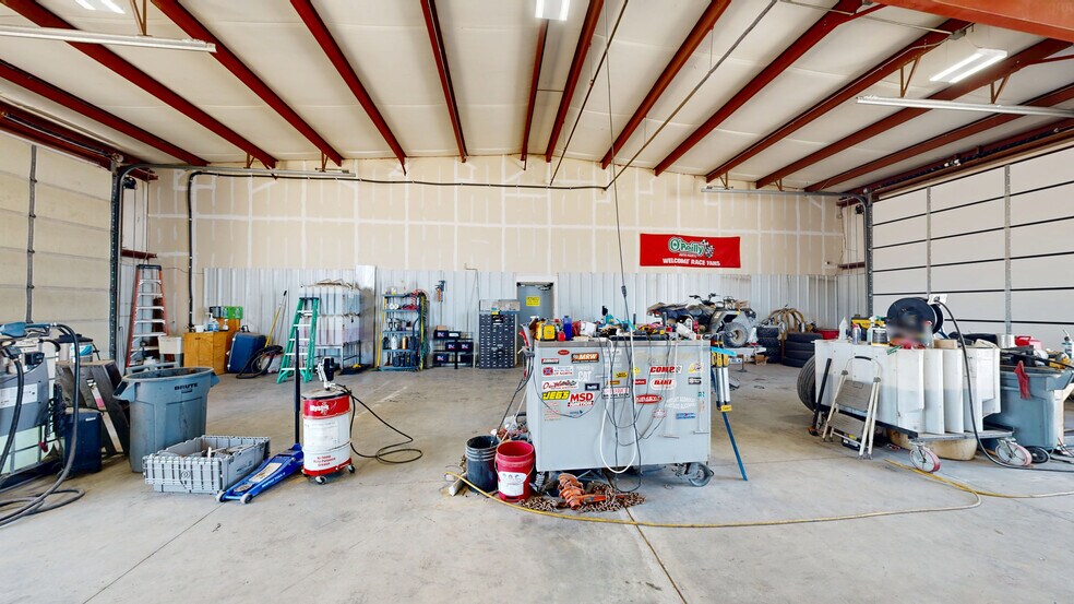 More Photos Of 1695 Electric Ave, Springdale Warehouse For Lease