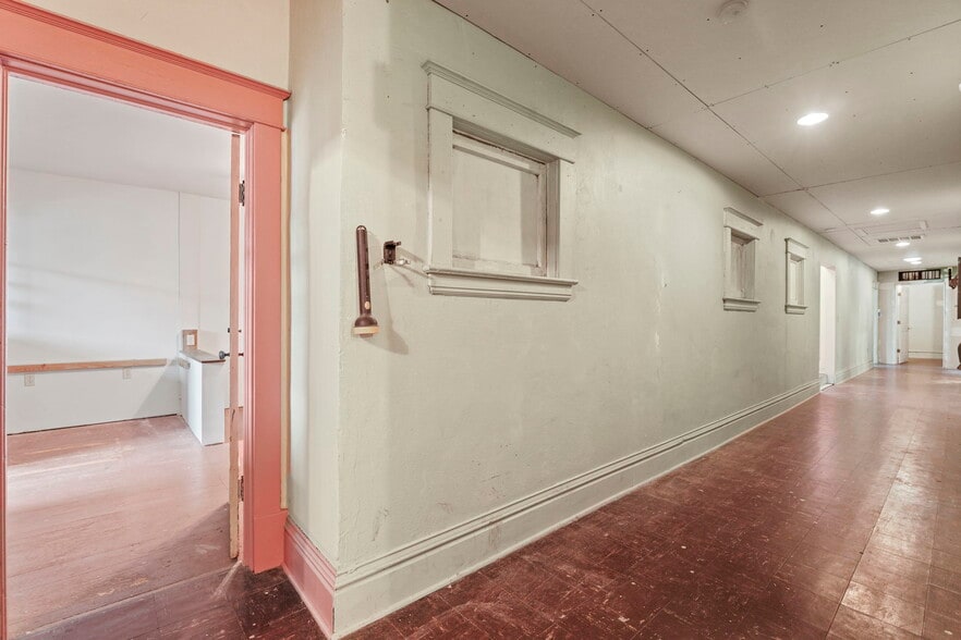 More Photos Of , Spokane General Retail For Sale