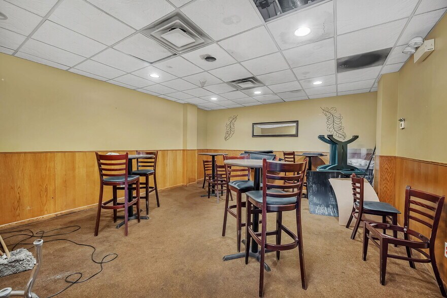 More Photos Of 905 Theodore St, Crest Hill Restaurant For Sale