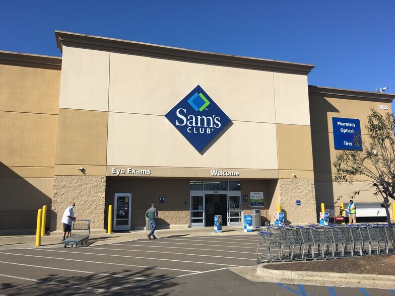 More Photos Of 3849-3905 N Gloster St, Tupelo Storefront For Lease