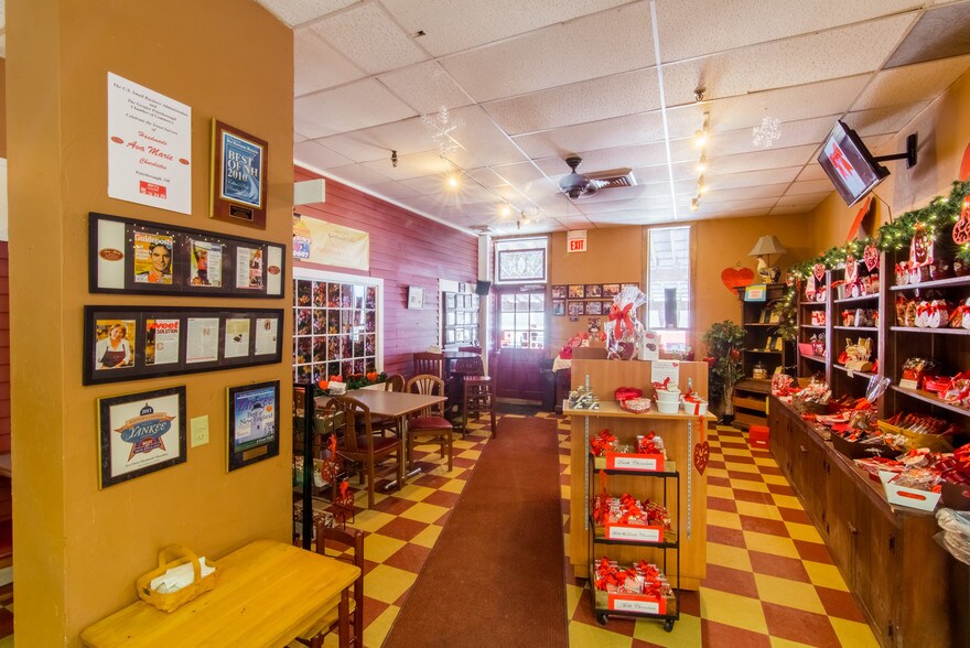 More Photos Of 43 Grove St, Peterborough Freestanding For Sale