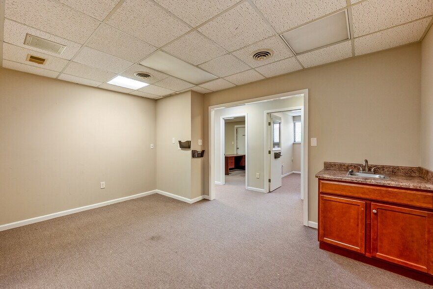 More Photos Of 65 E Main St, Pulaski Coworking Space