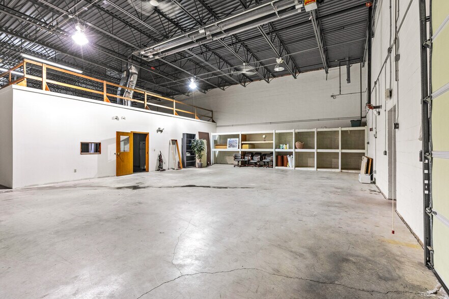 More Photos Of 69 Parker St, Newburyport Research And Development For Lease