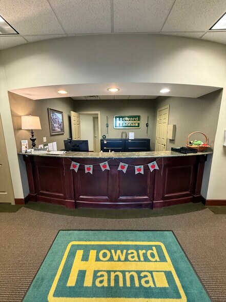 More Photos Of 5665 S Transit Rd, Lockport Office For Sale