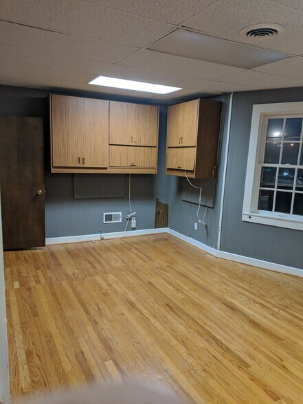 More Photos Of 5010 Dodge St, Omaha Office For Sale